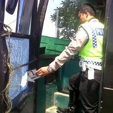 Saat Disita Dishub, Bus Pariwisata Ini Dirusak Orang Tak Dikenal