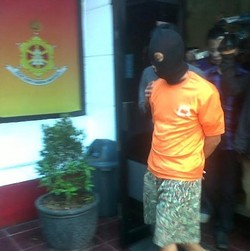 Sosok Ayah Pemangsa Anak di Mata Tetangga