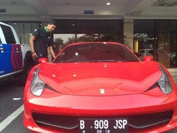 Ferrari Merah yang Ditilang di Tol Dalam Kota Masih Ngandang di Pancoran