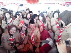 Usai Pimpin Upacara Pramuka di Monas, Ahok Kebanjiran Ajakan Selfie