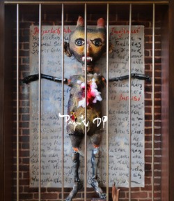 Boneka-boneka Seram Pupuk Daru Purnomo