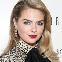 Kate Upton Tak Nyaman Tampil Berbikini di The Other Woman