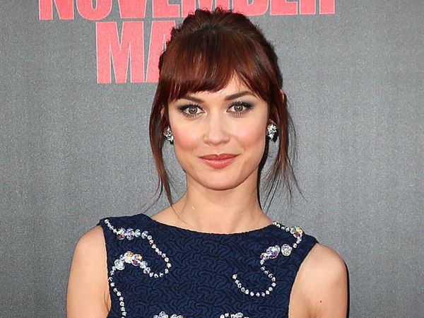 Olga Kurylenko Anggun di Premiere The November Man