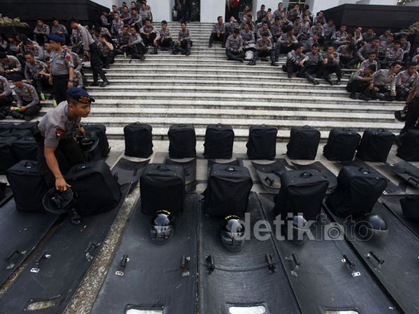 2.000 Polisi Jaga Gedung MK