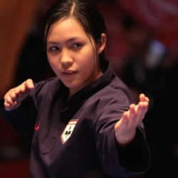 Yasmine: Meredam Ambisi dan Ego dengan Kasih Sayang