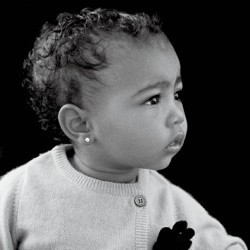 Gemes! Ini Dia Aksi Modeling Perdana Putri Kim Kardashian