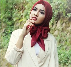 Hijab Hunt 2014: Bunga Andhika, Si Cantik yang Sering Jadi Model Dian Pelangi