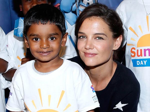 Katie Holmes dan Anak-anak Pengidap Kanker di Marvel Universe Live