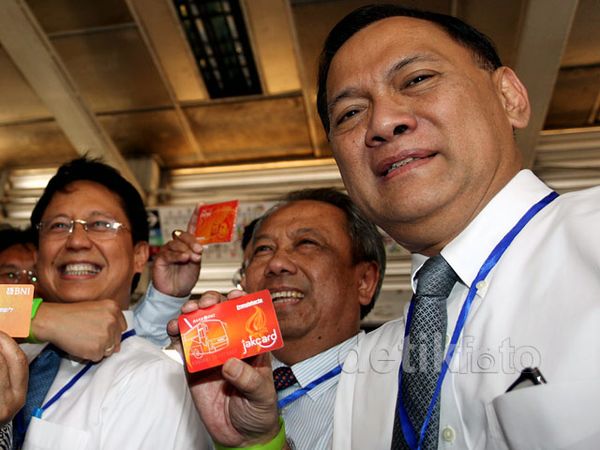 Agus Marto Kampanyekan Alat Pembayaran Non Tunai Agus Marto Kampanyekan Alat Pembayaran Non Tunai