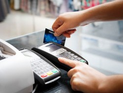 Pengakuan Wanita yang Tak Bisa Menolak Penawaran Kartu Kredit