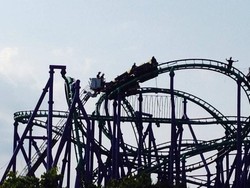 Awas, Roller Coaster Memang Bisa Macet Karena Beberapa Hal