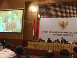 Ini Penjelasan Komisioner KPU soal Microtext dan Hologram di Form C1