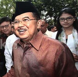 Canda Tifatul ke Jusuf Kalla: Kita Dukung JK Jadi Ketum Golkar