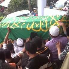 Jenazah Korban Tewas Disalati Ribuan Santri di Masjid Ponpes Amanatul Ummah