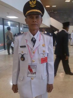 Wujudkan Desa Bebas Pungli, M Effendi Jadi Kades Teladan