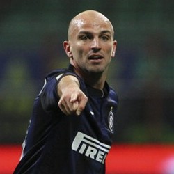 Leicester Sedang Dekati Cambiasso