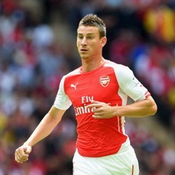 Koscielny Diragukan Tampil Lawan Palace