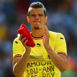 Daniel van Buyten Gantung Sepatu