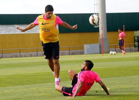 Luis Suarez Jalani Latihan Perdana bersama Barca