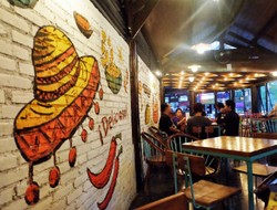 Perky Pedro, Restoran Bernuansa Meksiko yang Colorful di Bandung