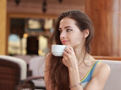 Gelisah dan Stres? Atasi dengan Minum Secangkir Susu atau Teh