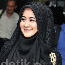 Pipik Pasrah Soal Rumahnya yang Terbakar