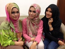 Foto: Sesi Make Over Para Peserta untuk Tampil Cantik di Final Hijab Hunt 2014