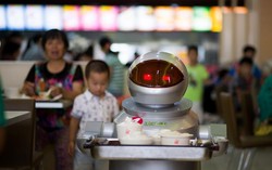 Restoran dengan Karyawan Robot Makin Banyak di Tiongkok