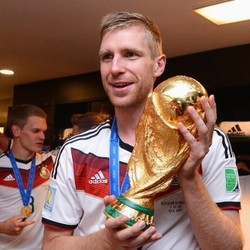 Mertesacker Pensiun dari Timnas Jerman
