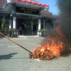 Usai Upacara Agustusan, HP dan Alat Judi Napi Mojokerto Dimusnahkan