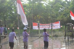 Peringati HUT RI, Warga Pasuruan Gelar Lomba Memanah Koruptor