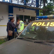 Seorang Pria Bawa Emas Batangan Ditemukan Tewas di Pos Polisi