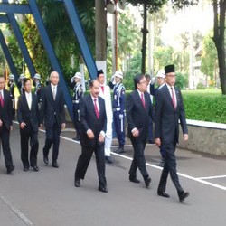 Dihadiri Ribuan Pegawai, Chatib Basri Pimpin Upacara HUT RI di Kemenkeu