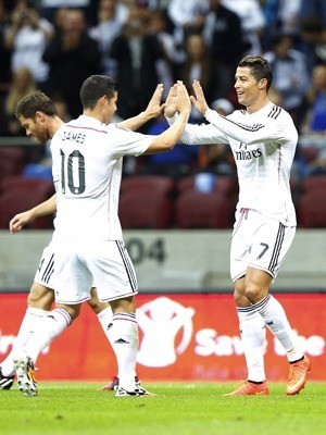 Ronaldo Gadungan Terobos Lapangan saat Real Madrid Hadapi Fiorentina