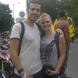 Bule Belanda ini Ikut Berjoget di Pawai Budaya