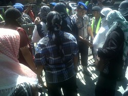 Massa Bercadar Panaskan Sidang Kasus Intoleransi di Sleman