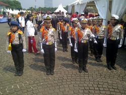 Keren! Polisi-polisi Cilik Ini Ikut Meriahkan Pawai Budaya di Monas