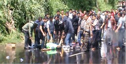 Perwira Polisi Terkapar Terkena Pantulan Peluru saat Simulasi Pengamanan