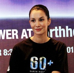 Peduli Gajah, Nadya Hutagalung Terima Penghargaan di Hari Kemerdekaan