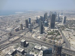 Begini Rasanya Naik ke Atas Gedung Tertinggi di Dunia