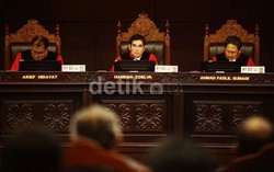 Tim Jokowi Yakin Gugatan Prabowo Ditolak MK karena Bukti Tak Lengkap