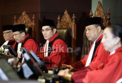 MK Nyatakan Berkas Bukti Kubu Jokowi-JK Lengkap