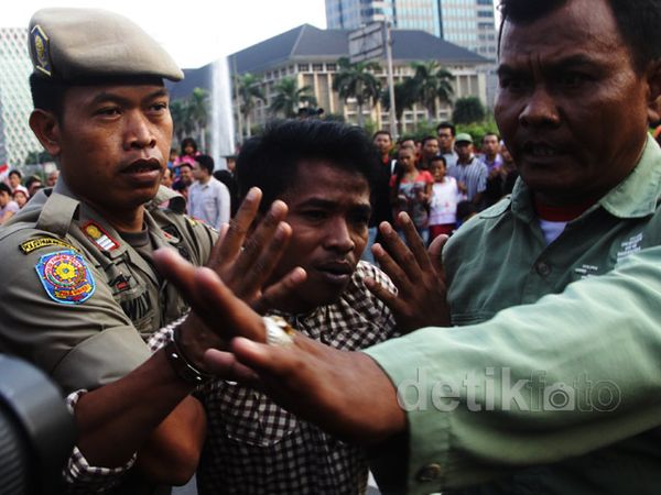 Copet Ditangkap di Tengah Pawai Budaya 2014