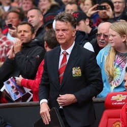 Mengacaukan Pesta Penobatan Louis van Gaal