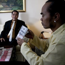 Lola Amaria Ingin Ajak Para Pejabat Nonton Negeri Tanpa Telinga