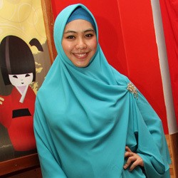 Hamil 6 Bulan, Oki Setiana Dewi Lebih Dimanjakan Suami