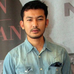 Dari Akting, Rio Dewanto Jajal Bisnis Fashion