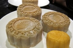 Inilah Rahasia Bikin Mooncake Isi Telur Asin yang Mulus