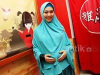 Oki Setiana Dewi Hamil 6 Bulan