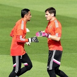 Dudek Lebih Pilih Casillas Ketimbang Navas